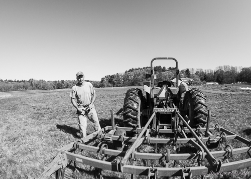 2013_05_AngelaKearneyPhotography_LincolnMA_Farming-6.jpg